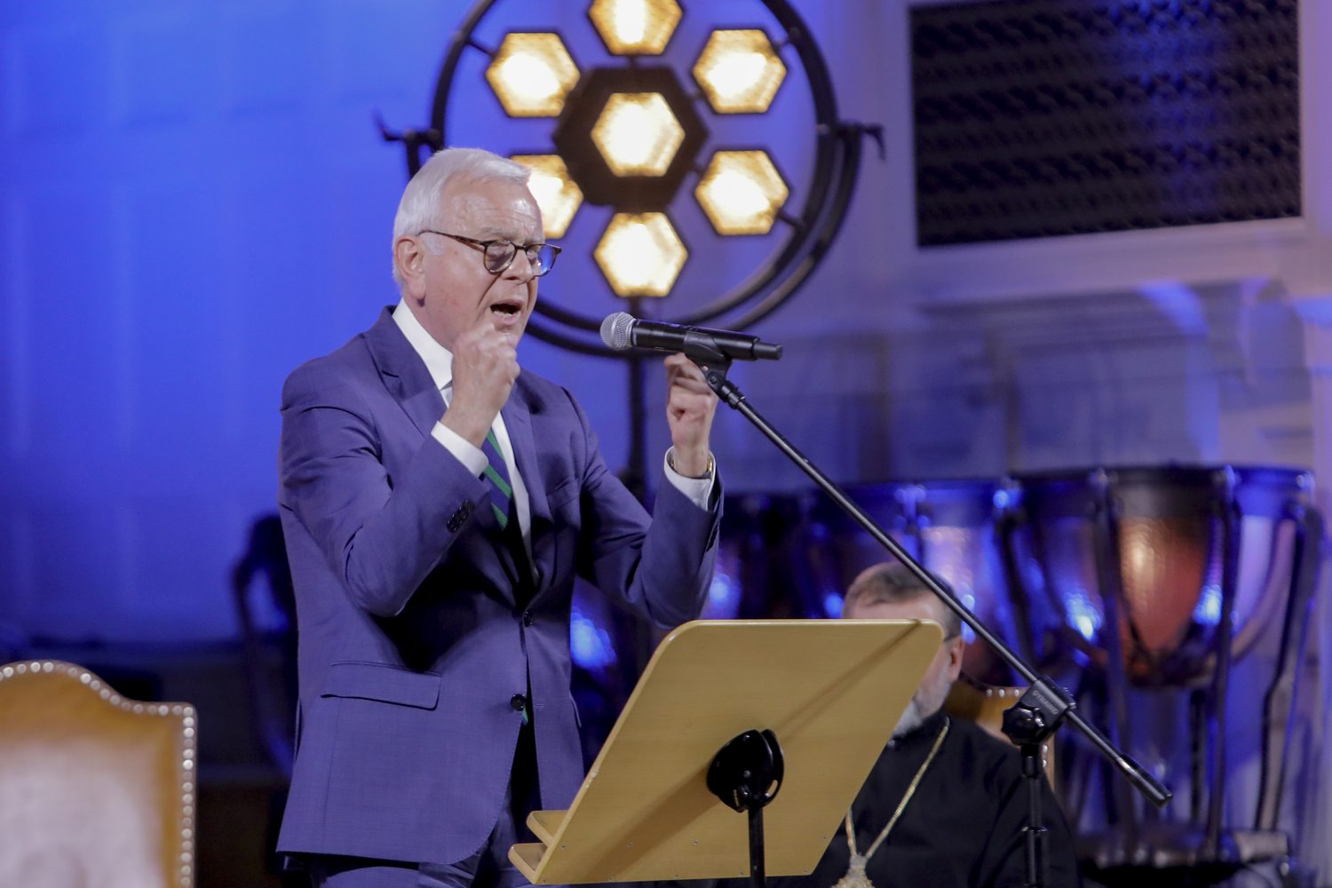 “Jan Paweł II - mosty idei współczesnego świata”