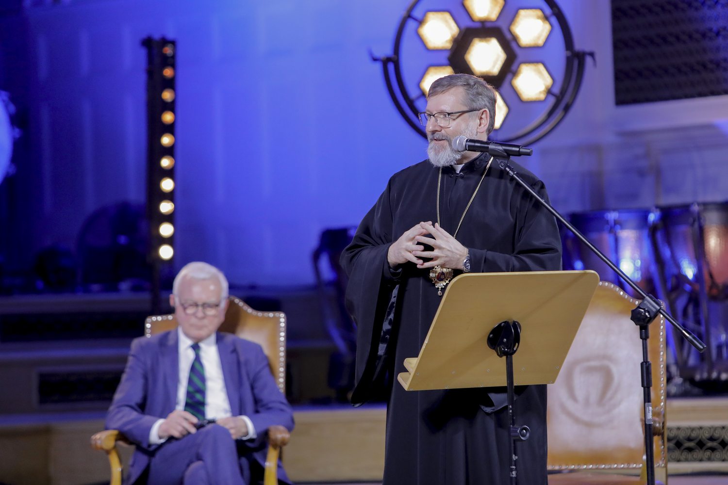 “Jan Paweł II - mosty idei współczesnego świata”