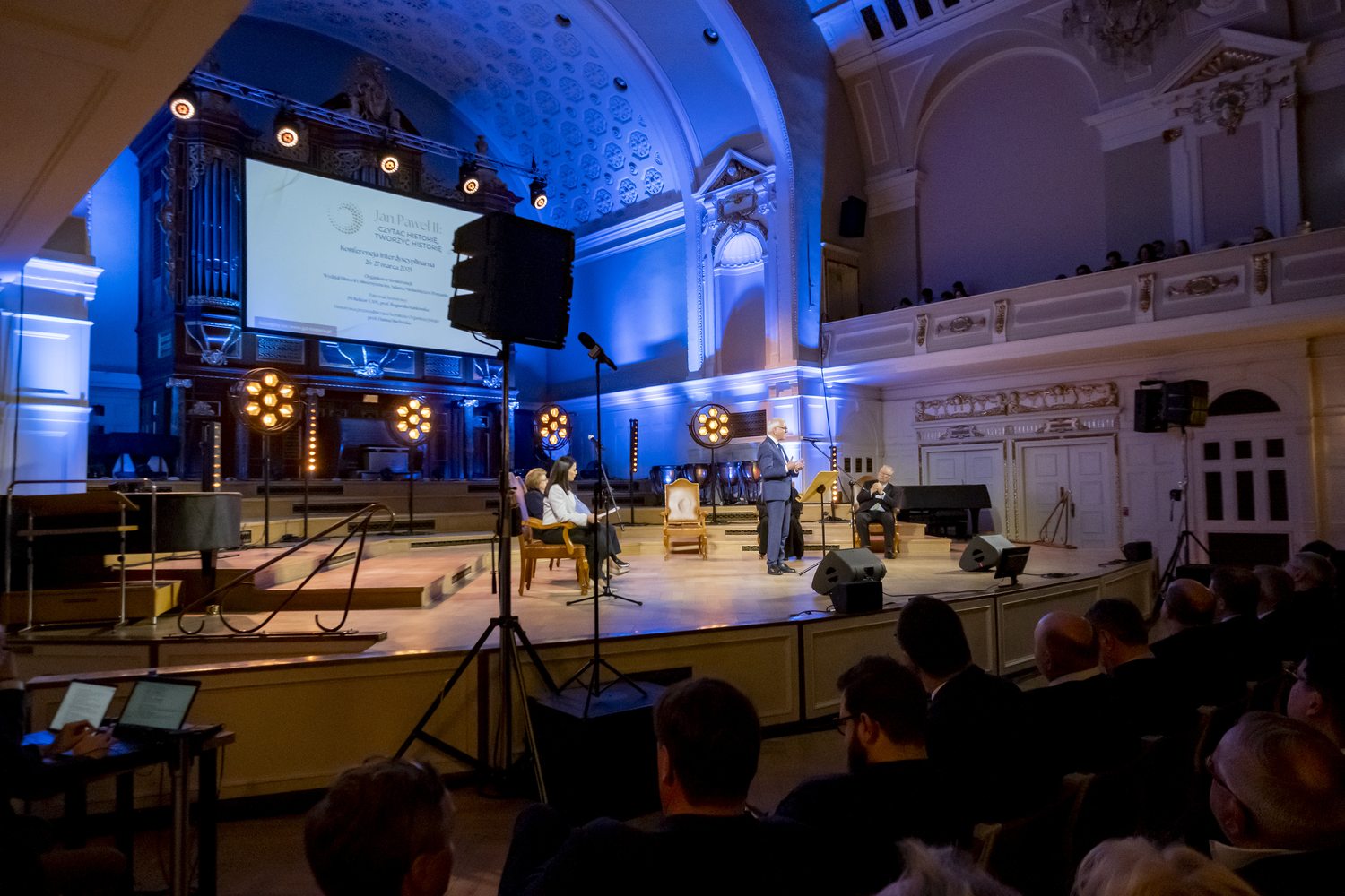 “Jan Paweł II - mosty idei współczesnego świata”