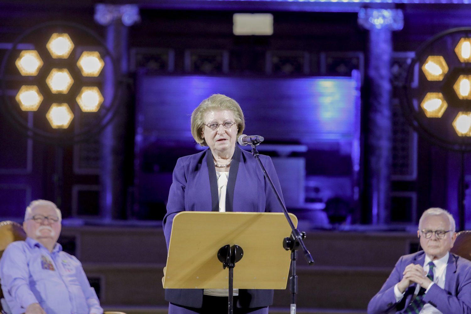 “Jan Paweł II - mosty idei współczesnego świata”