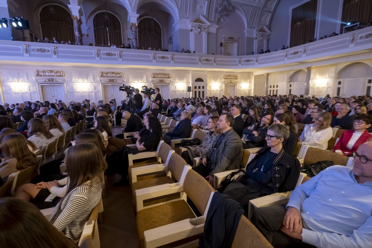 “Jan Paweł II - mosty idei współczesnego świata”