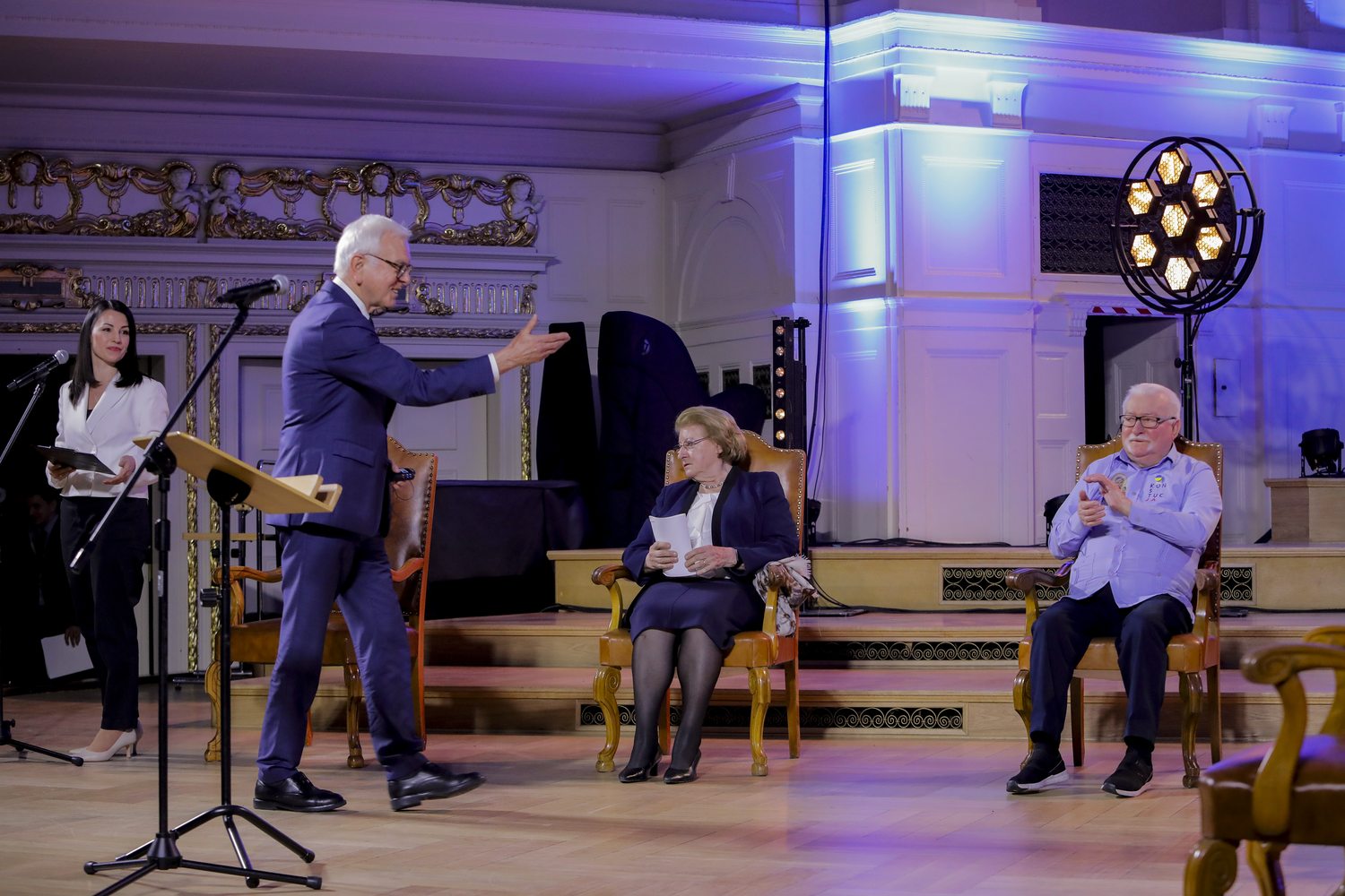 “Jan Paweł II - mosty idei współczesnego świata”