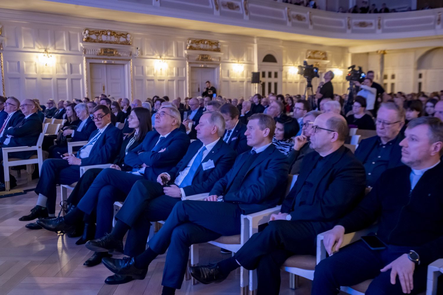 “Jan Paweł II - mosty idei współczesnego świata”