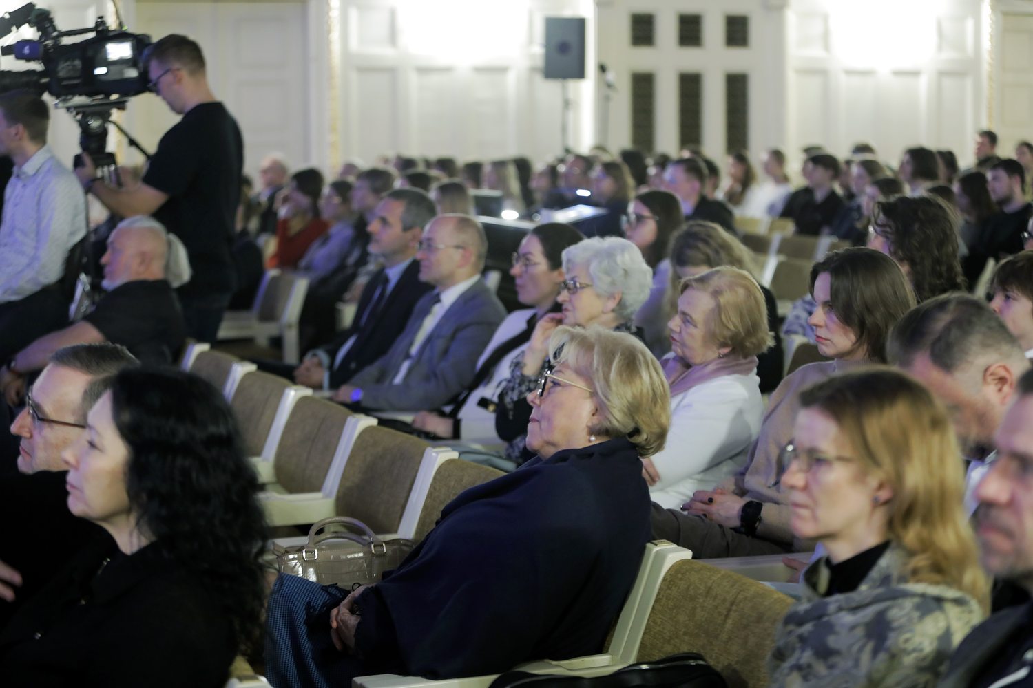 “Jan Paweł II - mosty idei współczesnego świata”