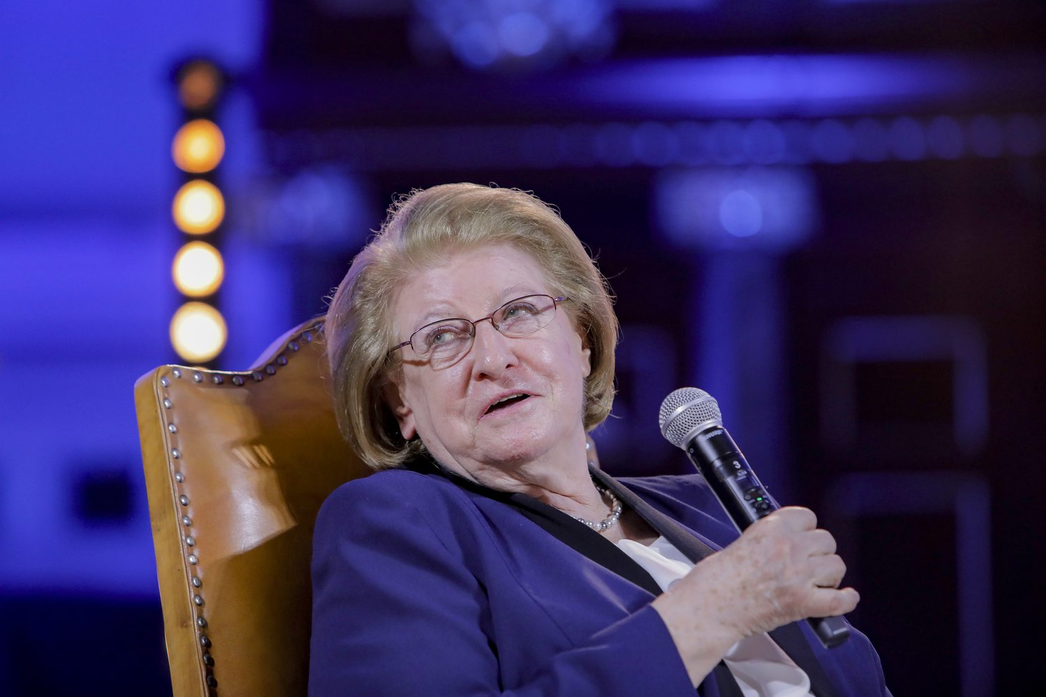 “Jan Paweł II - mosty idei współczesnego świata”